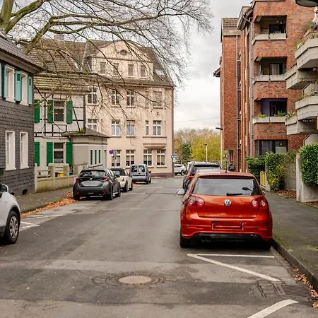 Zentrales Eden - 1 Min Zum Hbf - Ideal Fuer Trips Nach Koeln, Duesseldorf, Wuppertal, Messe - Balkon, Kueche, 2 Zimmer, Renoviert 2025 Solingen