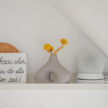 Zentrales Eden - 1 Min Zum Hbf - Ideal Fuer Trips Nach Koeln, Duesseldorf, Wuppertal, Messe - Balkon, Kueche, 2 Zimmer, Renoviert 2025