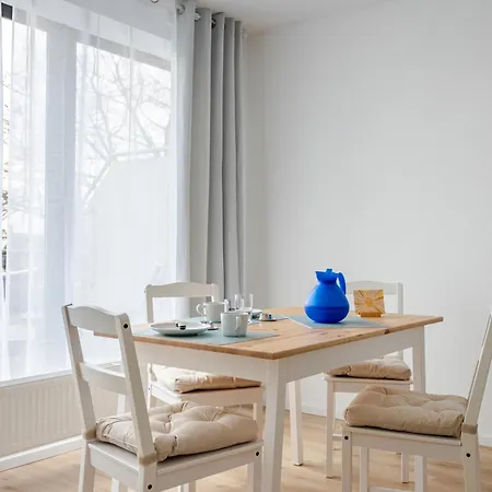 Zentrales Eden - 1 Min Zum Hbf - Ideal Fuer Trips Nach Koeln, Duesseldorf, Wuppertal, Messe - Balkon, Kueche, 2 Zimmer, Renoviert 2025 Lejlighed Solingen