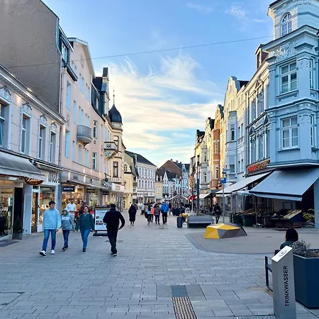 Zentrales Eden - 1 Min Zum Hbf - Ideal Fuer Trips Nach Koeln, Duesseldorf, Wuppertal, Messe - Balkon, Kueche, 2 Zimmer, Renoviert 2025 Solingen