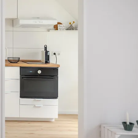 Zentrales Eden - 1 Min Zum Hbf - Ideal Fuer Trips Nach Koeln, Duesseldorf, Wuppertal, Messe - Balkon, Kueche, 2 Zimmer, Renoviert 2025 Apartamento Solingen