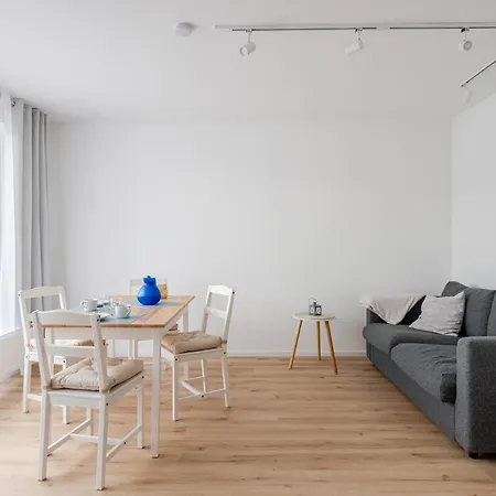 Lejlighed Zentrales Eden - 1 Min Zum Hbf - Ideal Fuer Trips Nach Koeln, Duesseldorf, Wuppertal, Messe - Balkon, Kueche, 2 Zimmer, Renoviert 2025