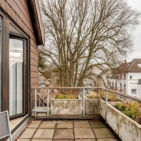 Zentrales Eden - 1 Min Zum Hbf - Ideal Fuer Trips Nach Koeln, Duesseldorf, Wuppertal, Messe - Balkon, Kueche, 2 Zimmer, Renoviert 2025 Apartamento Solingen