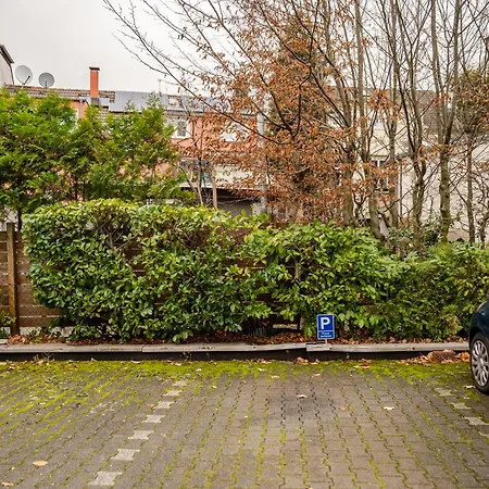 Zentrales Eden - 1 Min Zum Hbf - Ideal Fuer Trips Nach Koeln, Duesseldorf, Wuppertal, Messe - Balkon, Kueche, 2 Zimmer, Renoviert 2025 Apartamento Solingen