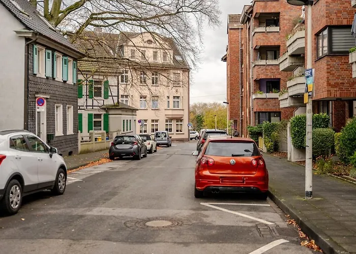 Zentrales Eden - 1 Min Zum Hbf - Ideal Fuer Trips Nach Koeln, Duesseldorf, Wuppertal, Messe - Balkon, Kueche, 2 Zimmer, Renoviert 2025 Solingen