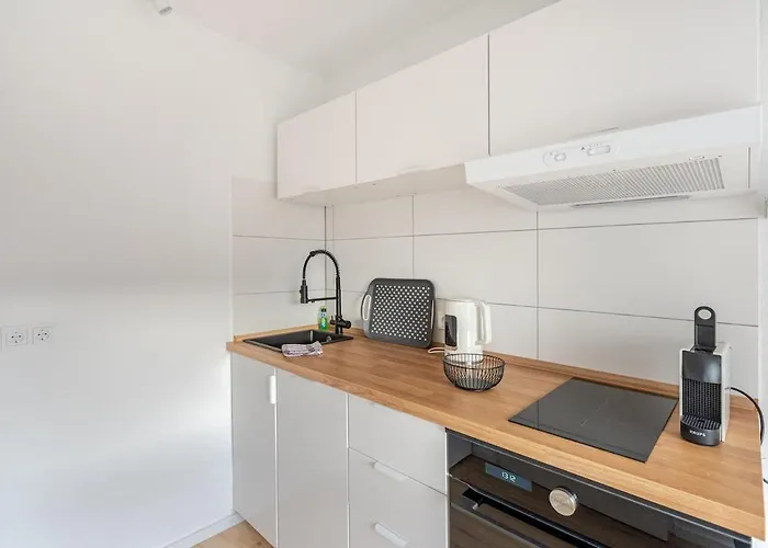 Appartement Zentrales Eden - 1 Min Zum Hbf - Ideal Fuer Trips Nach Koeln, Duesseldorf, Wuppertal, Messe - Balkon, Kueche, 2 Zimmer, Renoviert 2025 Solingen