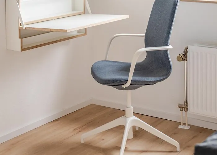 Zentrales Eden - 1 Min Zum Hbf - Ideal Fuer Trips Nach Koeln, Duesseldorf, Wuppertal, Messe - Balkon, Kueche, 2 Zimmer, Renoviert 2025 Appartement