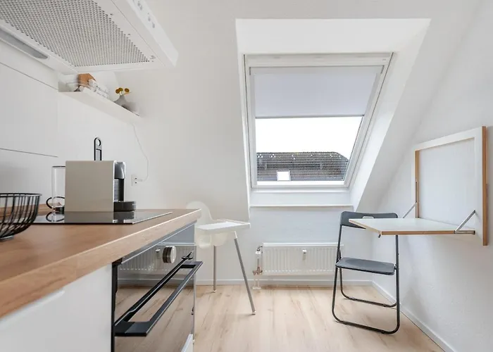 Zentrales Eden - 1 Min Zum Hbf - Ideal Fuer Trips Nach Koeln, Duesseldorf, Wuppertal, Messe - Balkon, Kueche, 2 Zimmer, Renoviert 2025 Appartement *