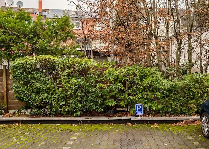 Zentrales Eden - 1 Min Zum Hbf - Ideal Fuer Trips Nach Koeln, Duesseldorf, Wuppertal, Messe - Balkon, Kueche, 2 Zimmer, Renoviert 2025 Appartement Solingen