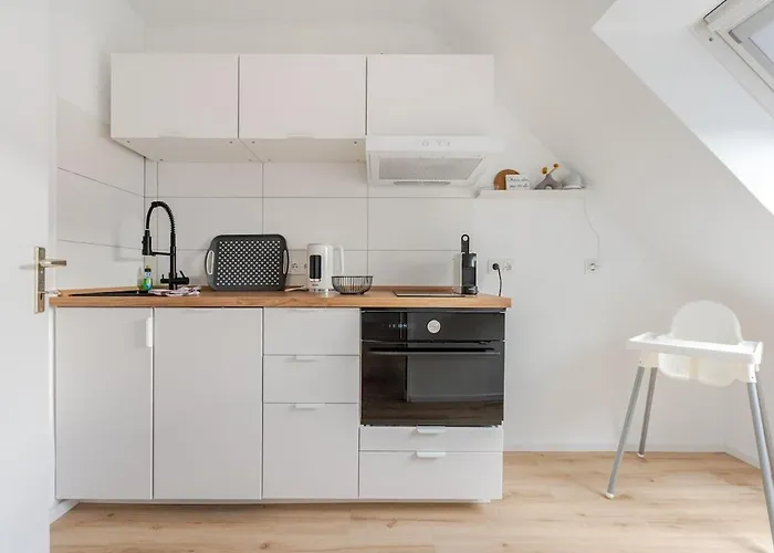 Zentrales Eden - 1 Min Zum Hbf - Ideal Fuer Trips Nach Koeln, Duesseldorf, Wuppertal, Messe - Balkon, Kueche, 2 Zimmer, Renoviert 2025 Appartement